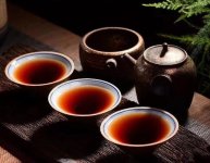 普洱生茶是當(dāng)年的好還是陳年的好？