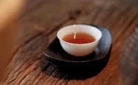 茶杯放下，是為了承接下一杯香茶。